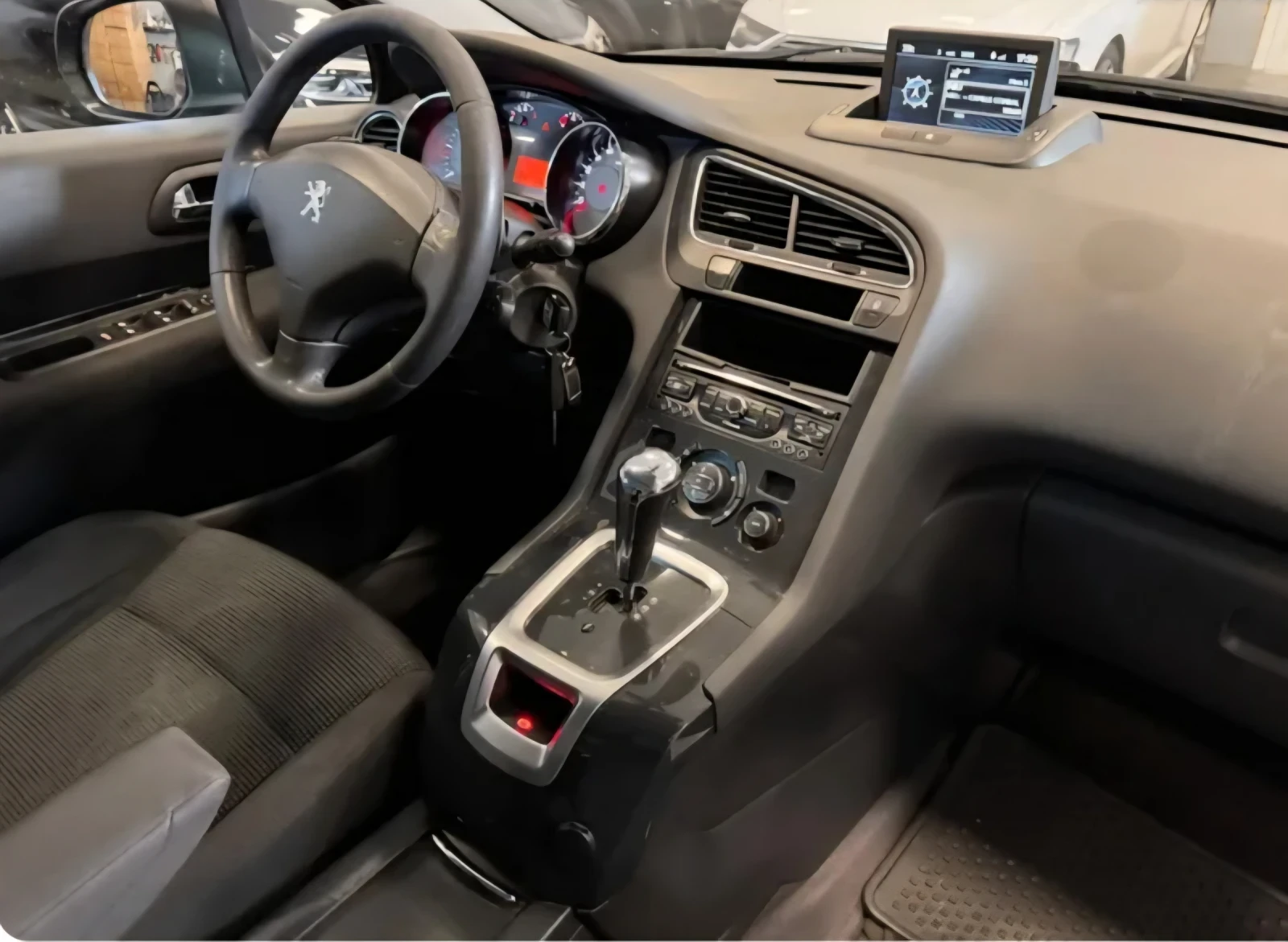 Peugeot 5008 FACE* 1.6HDI* АВТОМАТ* НАВИ - изображение 5