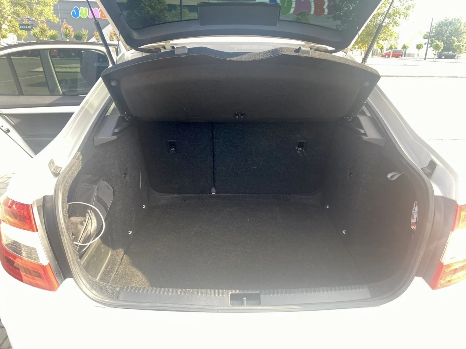 Skoda Octavia, снимка 12 - Автомобили и джипове - 54011321