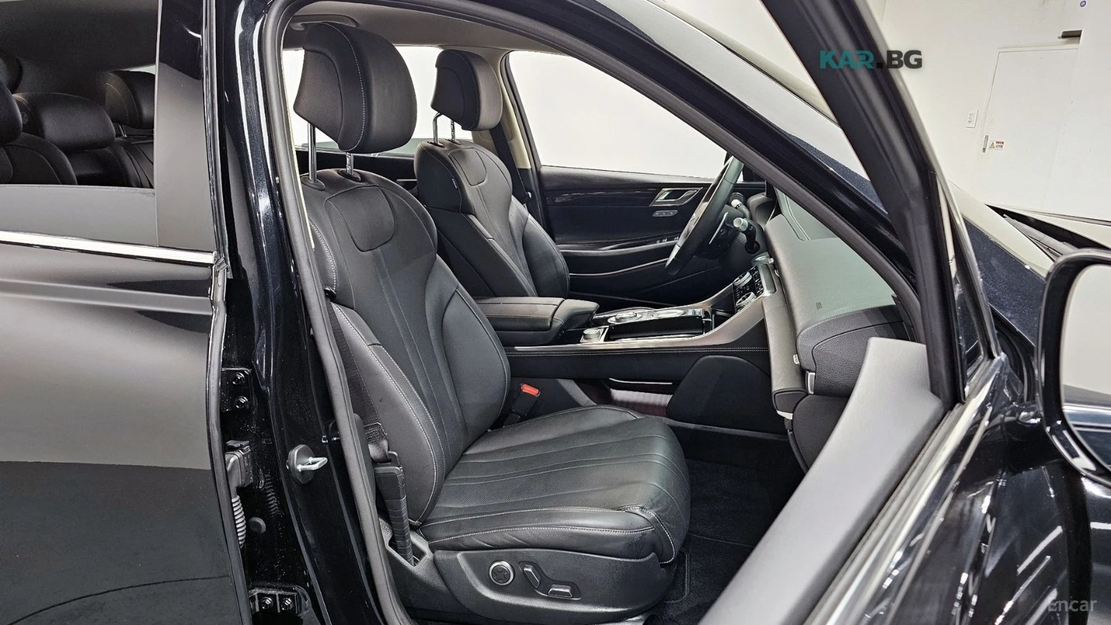 Genesis GV80 2.5T* AWD* DRIVE-ASSISTS* 360CAMERA* , снимка 14 - Автомобили и джипове - 54812328