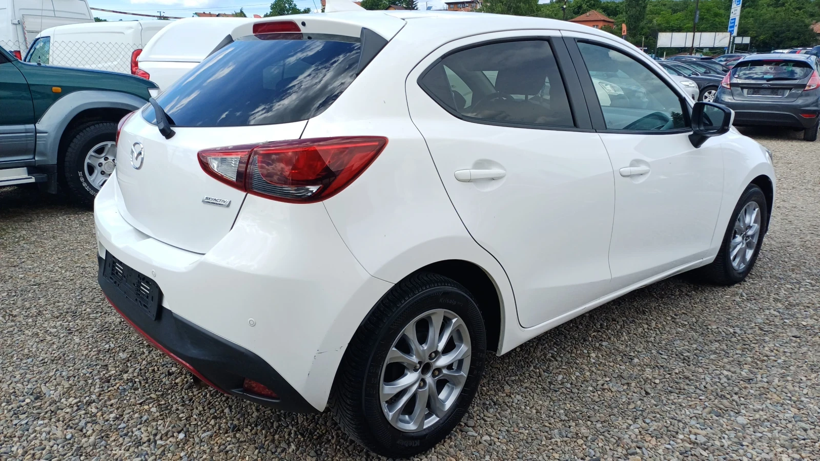 Mazda 2 1.5 85000km, снимка 3 - Автомобили и джипове - 54946542