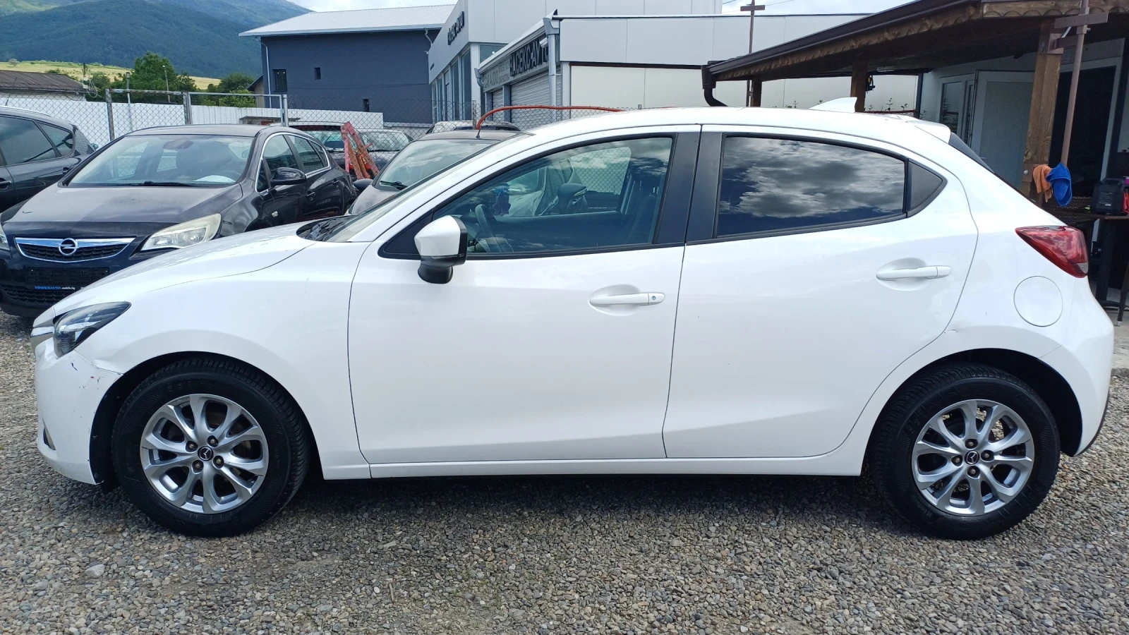 Mazda 2 1.5 85000km, снимка 4 - Автомобили и джипове - 54946542