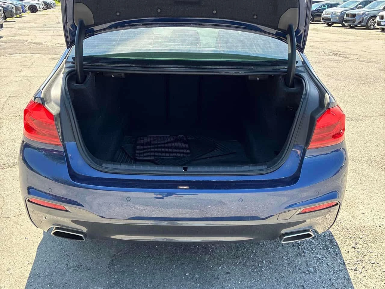 BMW 530 * xDrive * CARFAX * ОПЦИЯ ЗА ФИНАНСИРАНЕ * , снимка 16 - Автомобили и джипове - 55580598