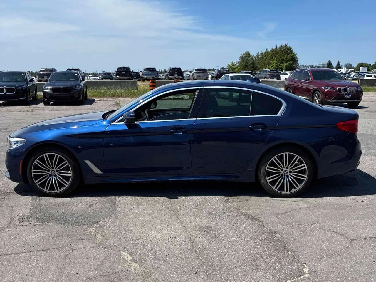 BMW 530 * xDrive * CARFAX * ОПЦИЯ ЗА ФИНАНСИРАНЕ * , снимка 2 - Автомобили и джипове - 55580598
