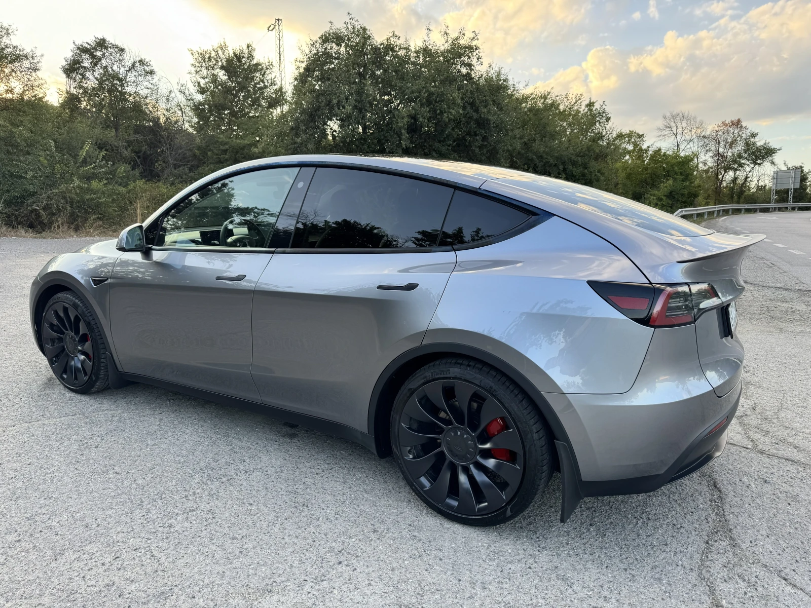 Tesla Model Y, снимка 4 - Автомобили и джипове - 55732739