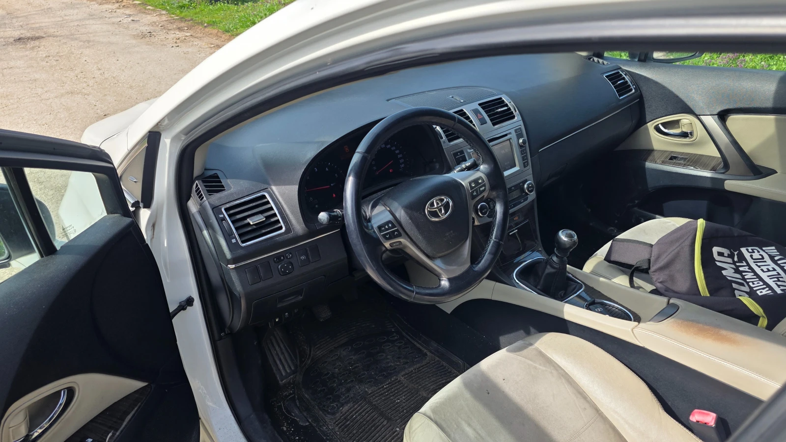 Toyota Avensis 2.0d, снимка 14 - Автомобили и джипове - 56121039