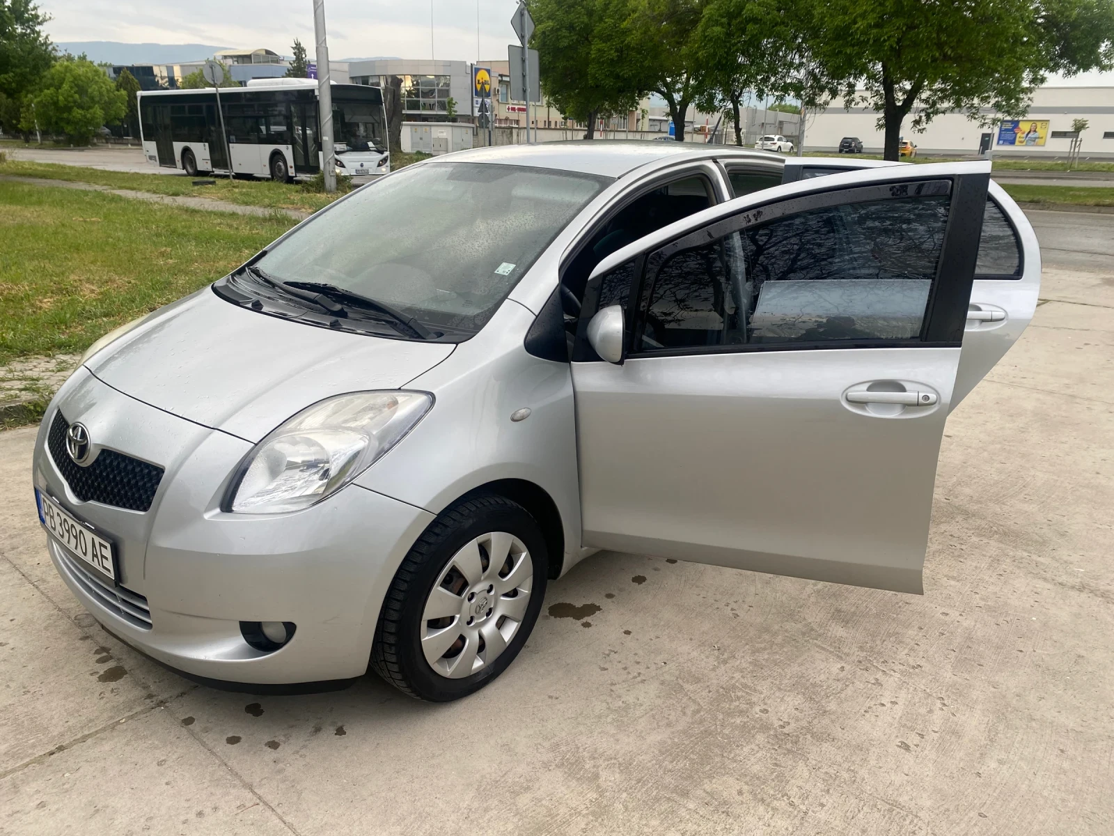 Toyota Yaris, снимка 7 - Автомобили и джипове - 56204252