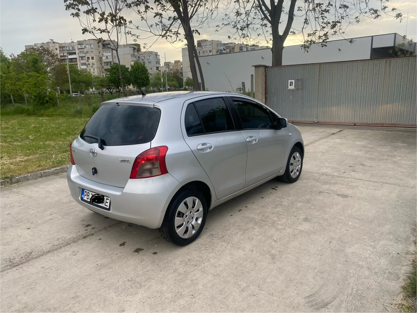 Toyota Yaris, снимка 4 - Автомобили и джипове - 56204252