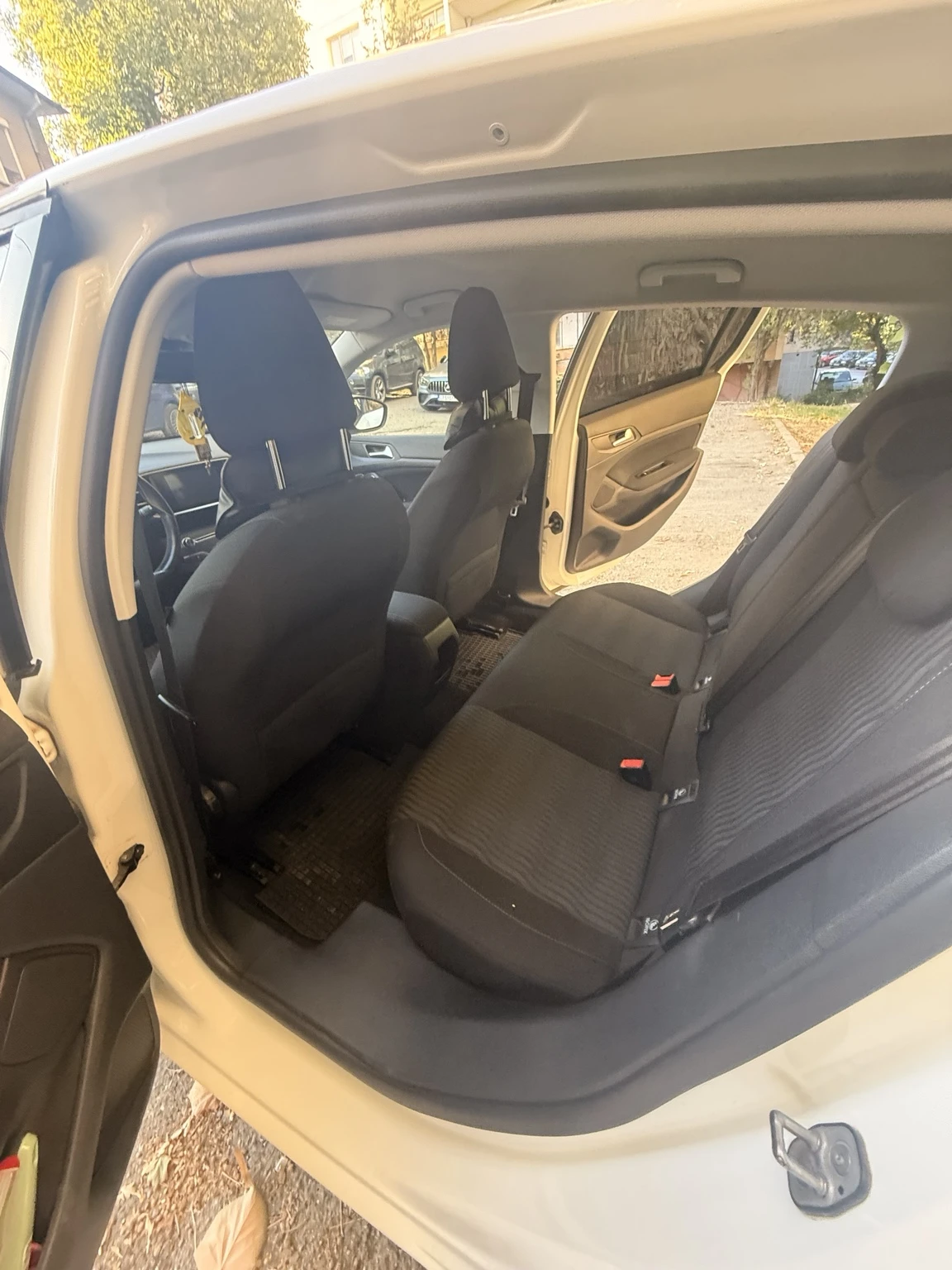 Peugeot 308 1.2 VTi 82 Active, снимка 7 - Автомобили и джипове - 56226843