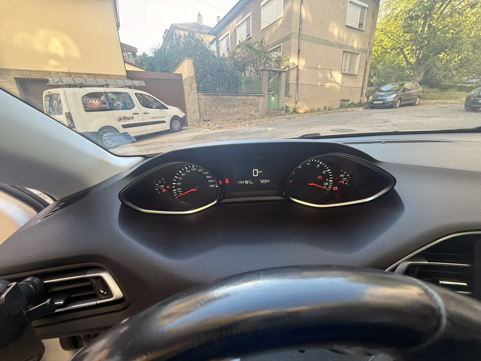 Peugeot 308 1.2 VTi 82 Active, снимка 10 - Автомобили и джипове - 56226843