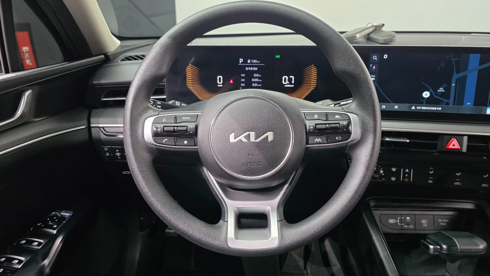 Kia K5 2.0 LPG * ПОДГРЕВ * КАМЕРА * 2 КЛЮЧА, снимка 7 - Автомобили и джипове - 56267907