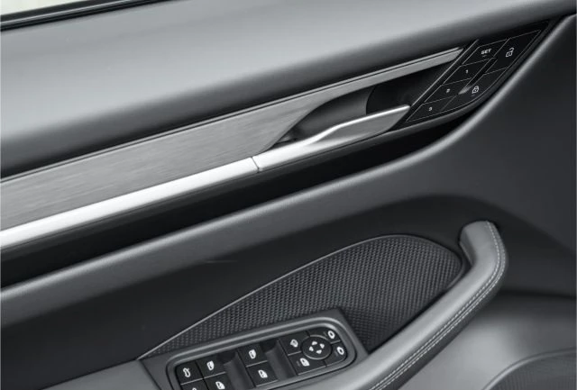 Porsche Macan 4 = Porsche Electric Sport Sound = Гаранция - изображение 6