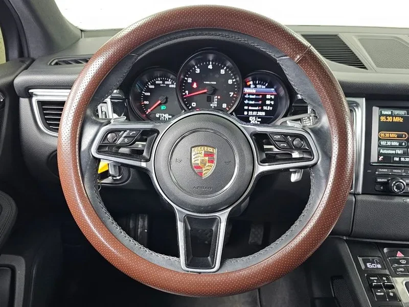 Porsche Macan 2.0, снимка 13 - Автомобили и джипове - 55740528