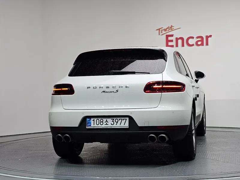 Porsche Macan 2.0, снимка 4 - Автомобили и джипове - 55740528
