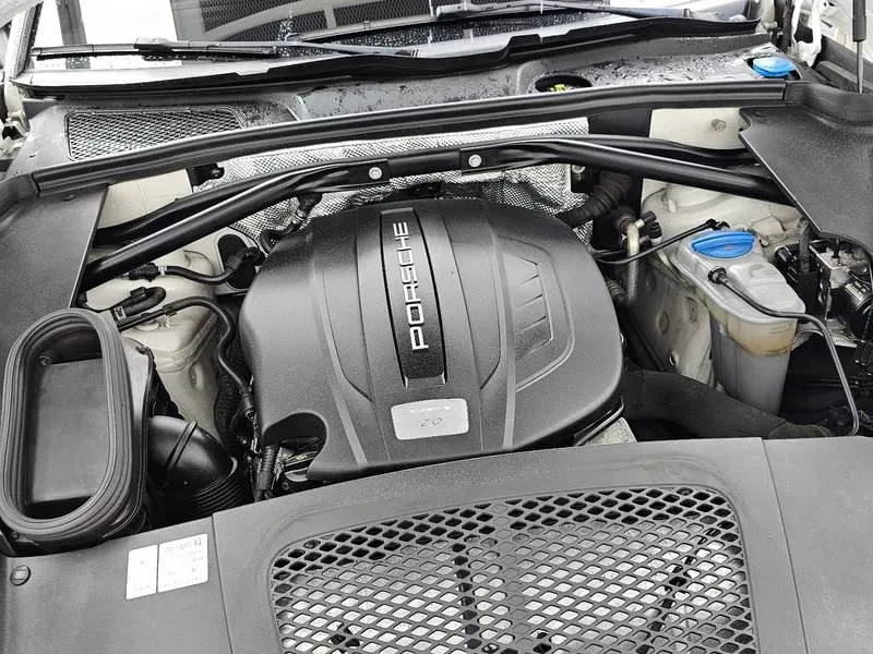 Porsche Macan 2.0, снимка 6 - Автомобили и джипове - 55740528