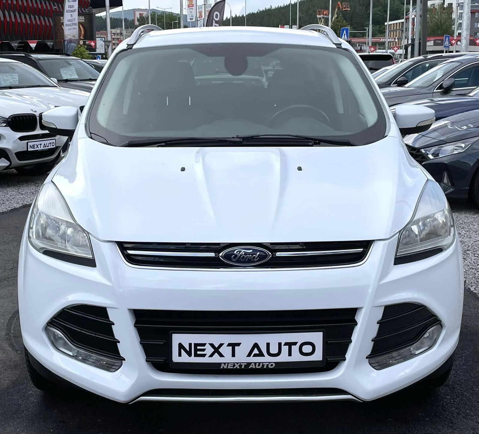 Ford Kuga 2.0D 140HP 4X4 КОЖА НАВИ АВТОМАТ - изображение 2