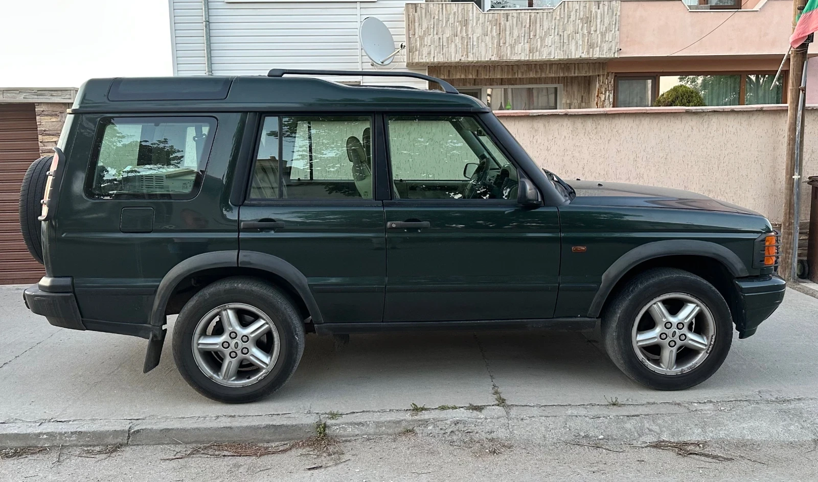 Land Rover Discovery 2.5TD/4X4/КОЖА/ПОДГРЕВ/ПАНОРАМА/КЛИМАТРОНИК/7МЕСТА - изображение 7