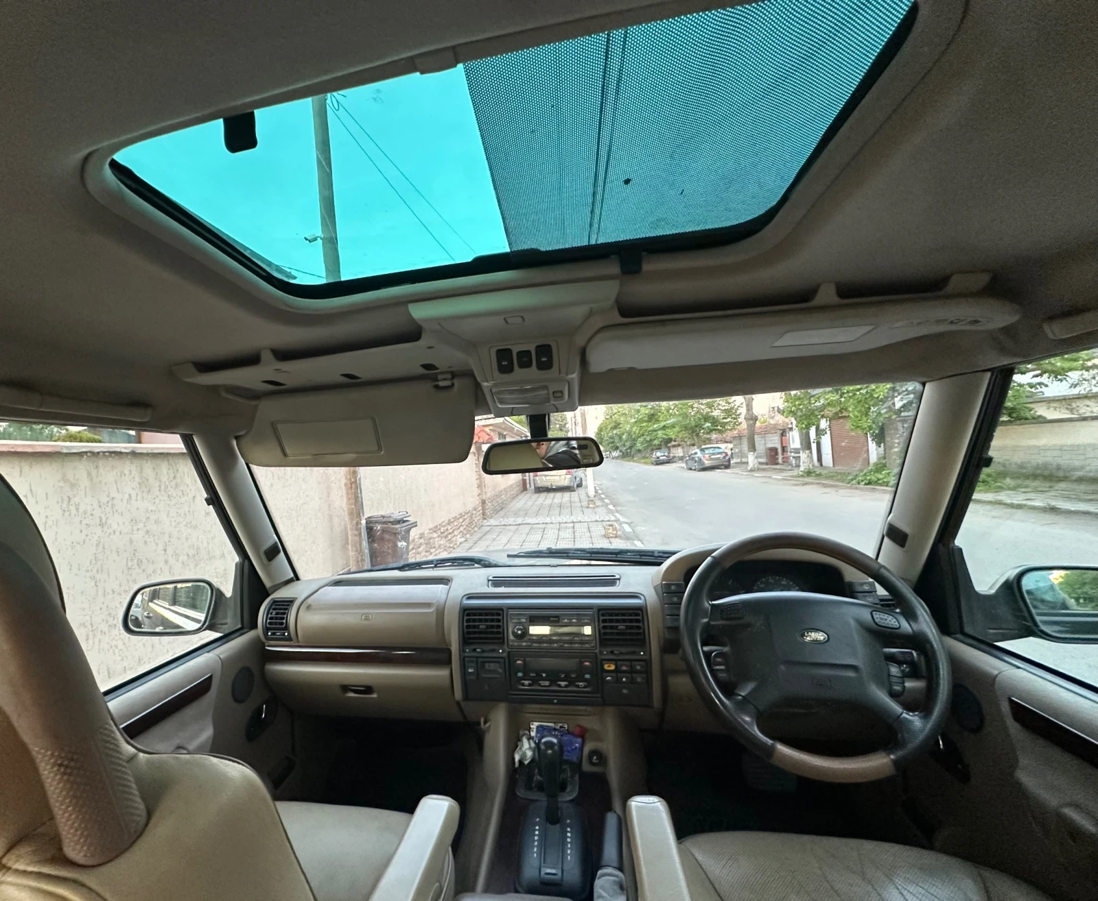 Land Rover Discovery 2.5TD/4X4/КОЖА/ПОДГРЕВ/ПАНОРАМА/КЛИМАТРОНИК/7МЕСТА - изображение 8