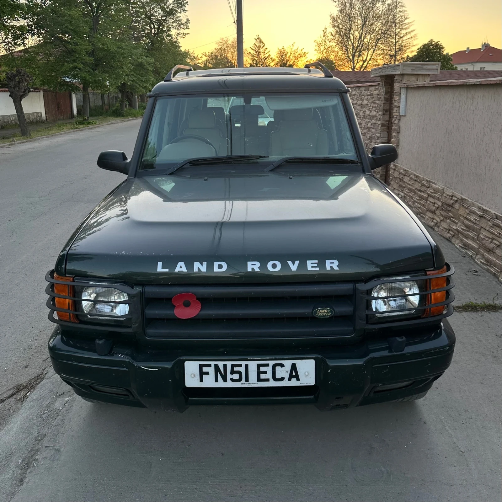 Land Rover Discovery 2.5TD/4X4/КОЖА/ПОДГРЕВ/ПАНОРАМА/КЛИМАТРОНИК/7МЕСТА - изображение 2