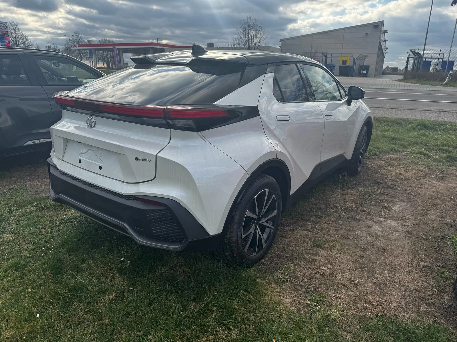 Toyota C-HR 2.0 HEV TEAM D FULL TOP - изображение 6
