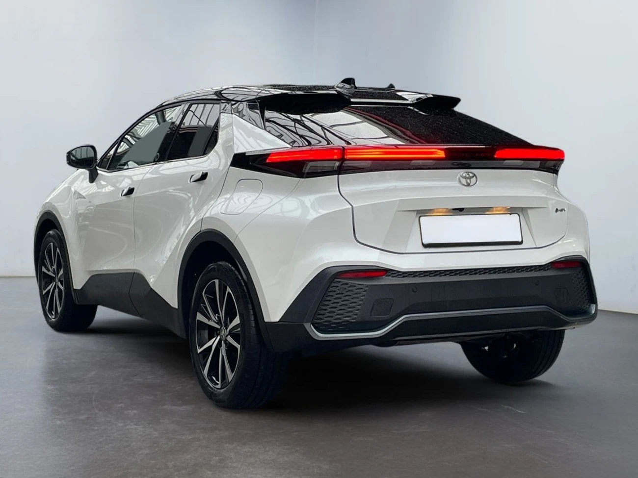 Toyota C-HR 2.0 HEV TEAM D FULL TOP - изображение 3