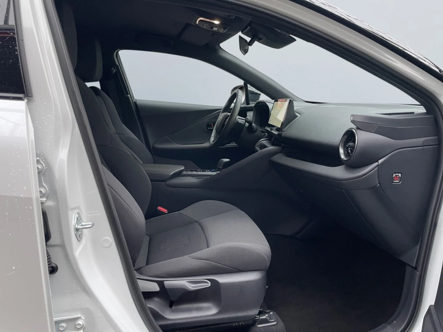Toyota C-HR 2.0 HEV TEAM D FULL TOP - изображение 10