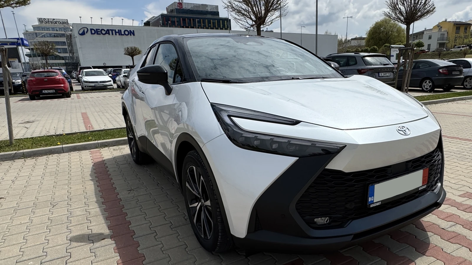 Toyota C-HR 2.0 HEV TEAM D FULL TOP НАЛИЧНА - изображение 5