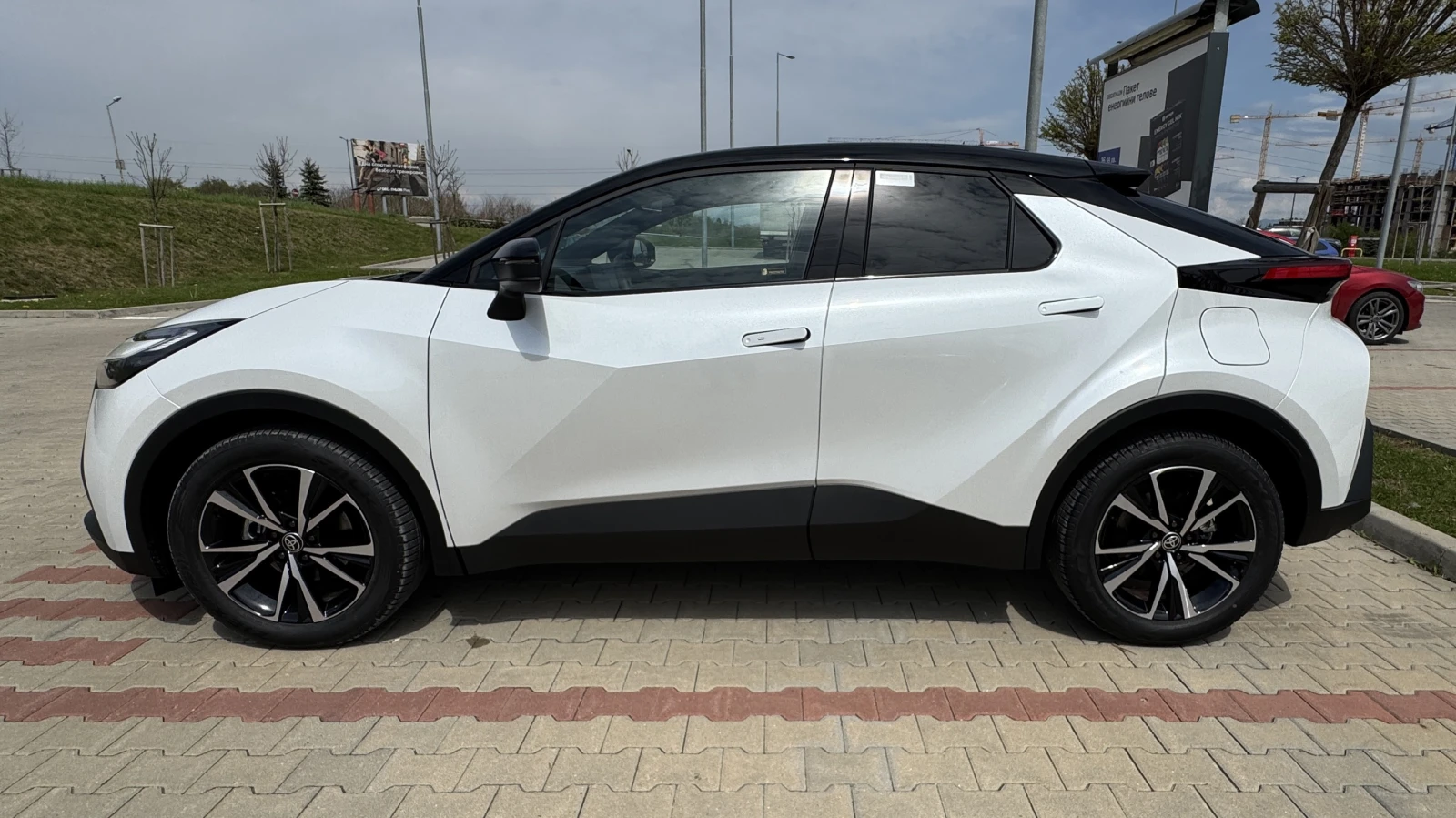 Toyota C-HR 2.0 HEV TEAM D FULL TOP НАЛИЧНА - изображение 2