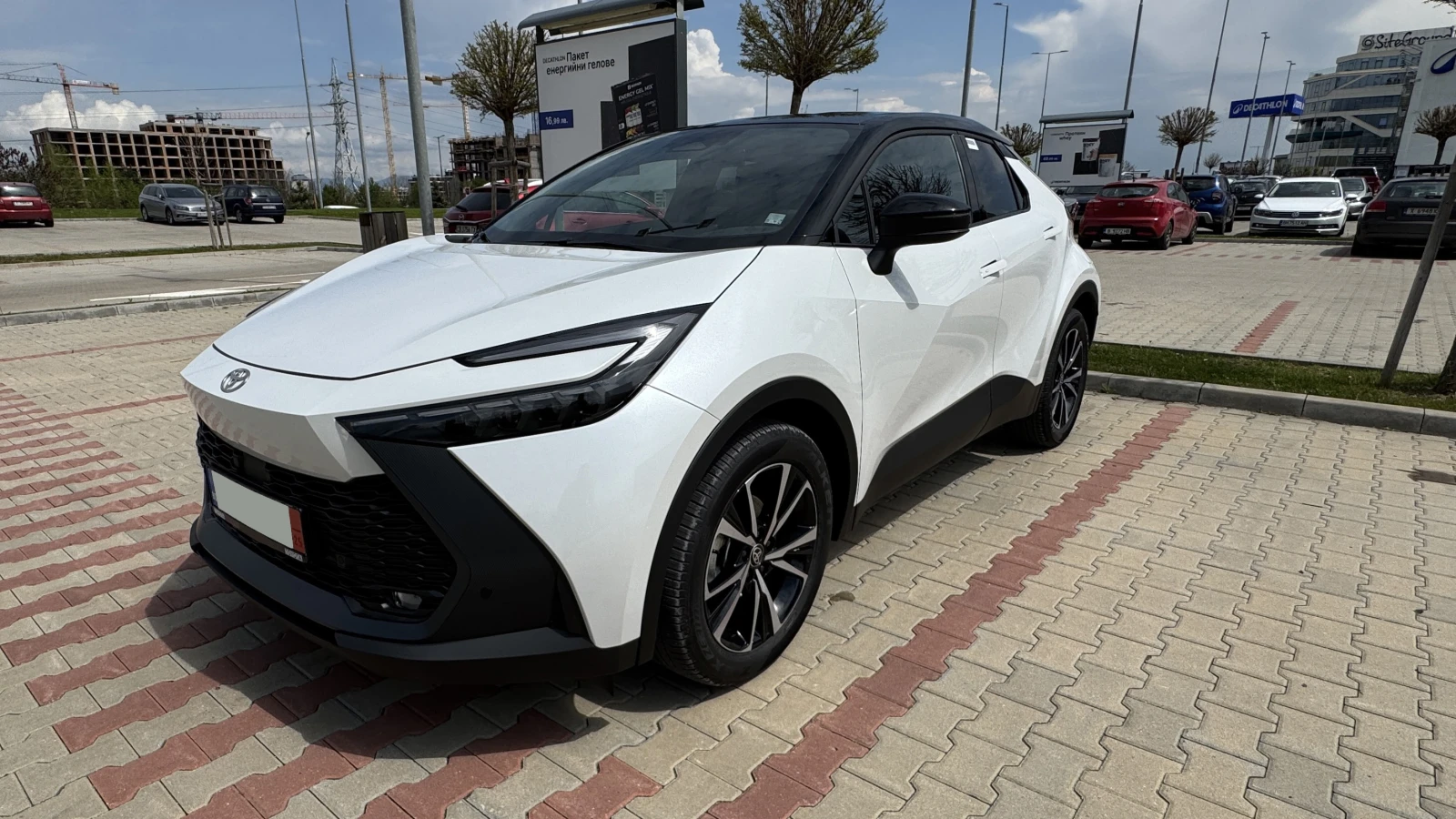 Toyota C-HR 2.0 HEV TEAM D FULL TOP НАЛИЧНА - изображение 4