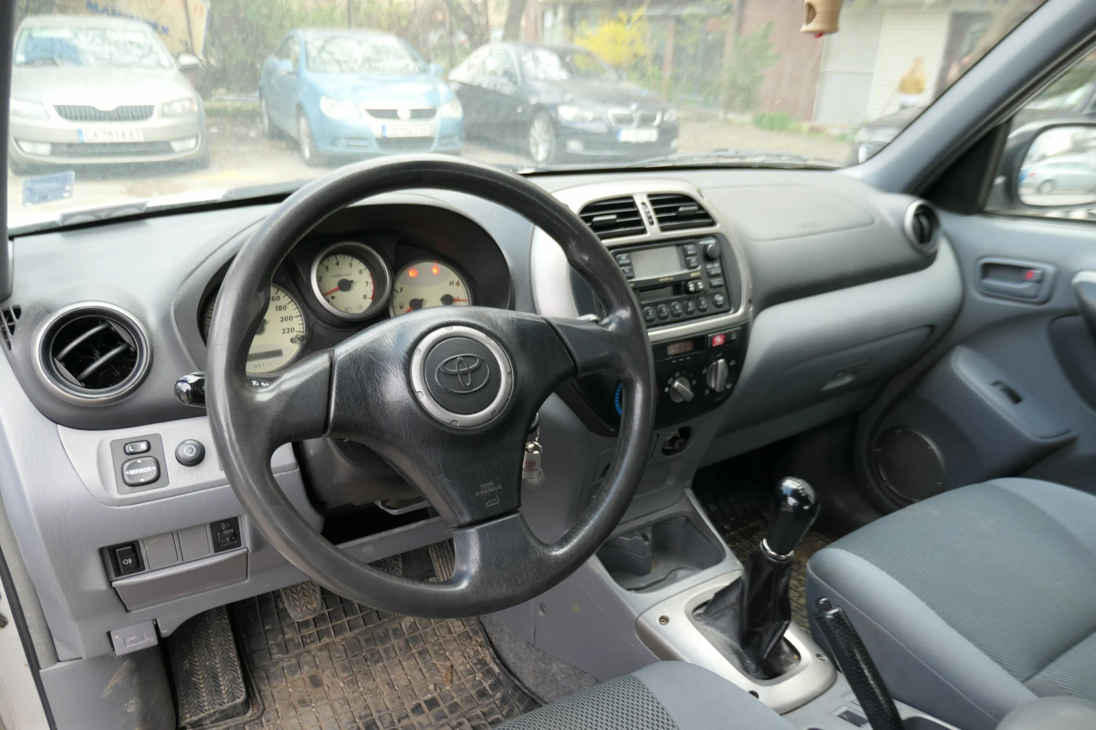 Toyota Rav4 2.0VVTi 4x4 150кс КАСКО 159хКМ ТЕГЛИЧ - изображение 9