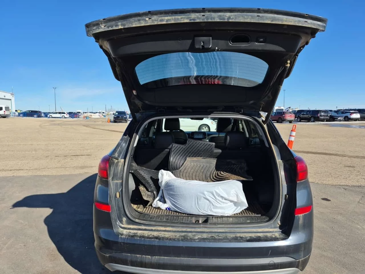 Hyundai Tucson LUXURY/CARFAX/Панорама/Кожа/Подгрев, снимка 14 - Автомобили и джипове - 54113325