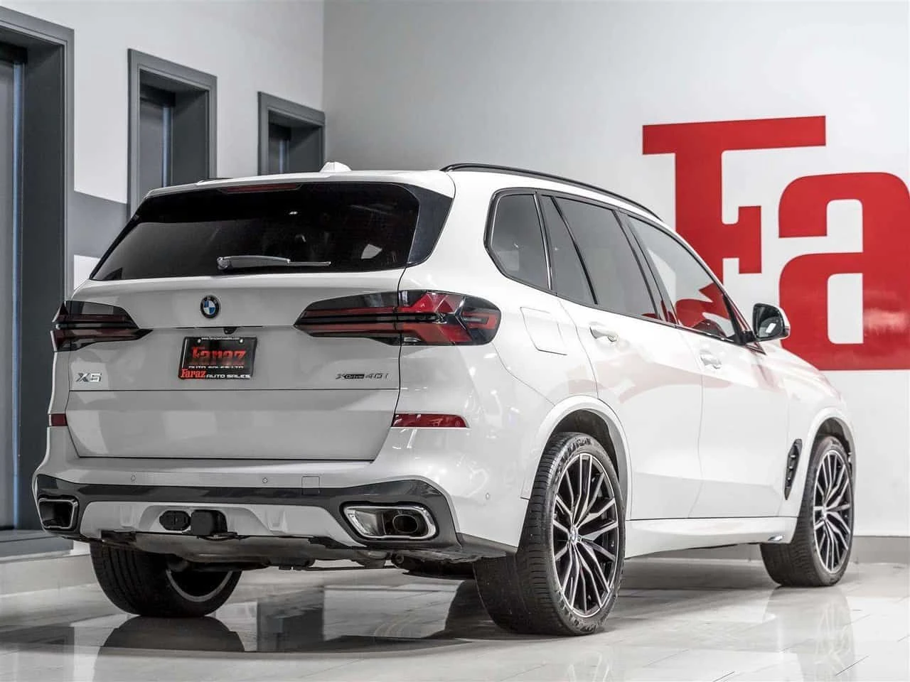 BMW X5 M Пакет/xDrive40i/ВЪЗДУШНО ОКАЧВАНЕ/ДИСТРОНИК/HUD, снимка 3 - Автомобили и джипове - 54445391