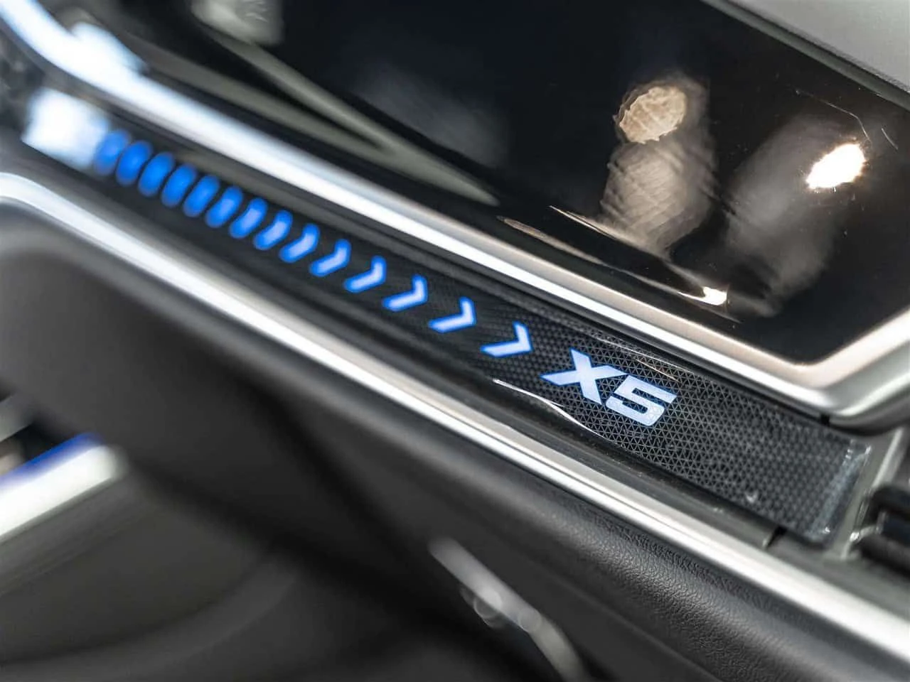 BMW X5 M Пакет/xDrive40i/ВЪЗДУШНО ОКАЧВАНЕ/ДИСТРОНИК/HUD, снимка 10 - Автомобили и джипове - 54445391