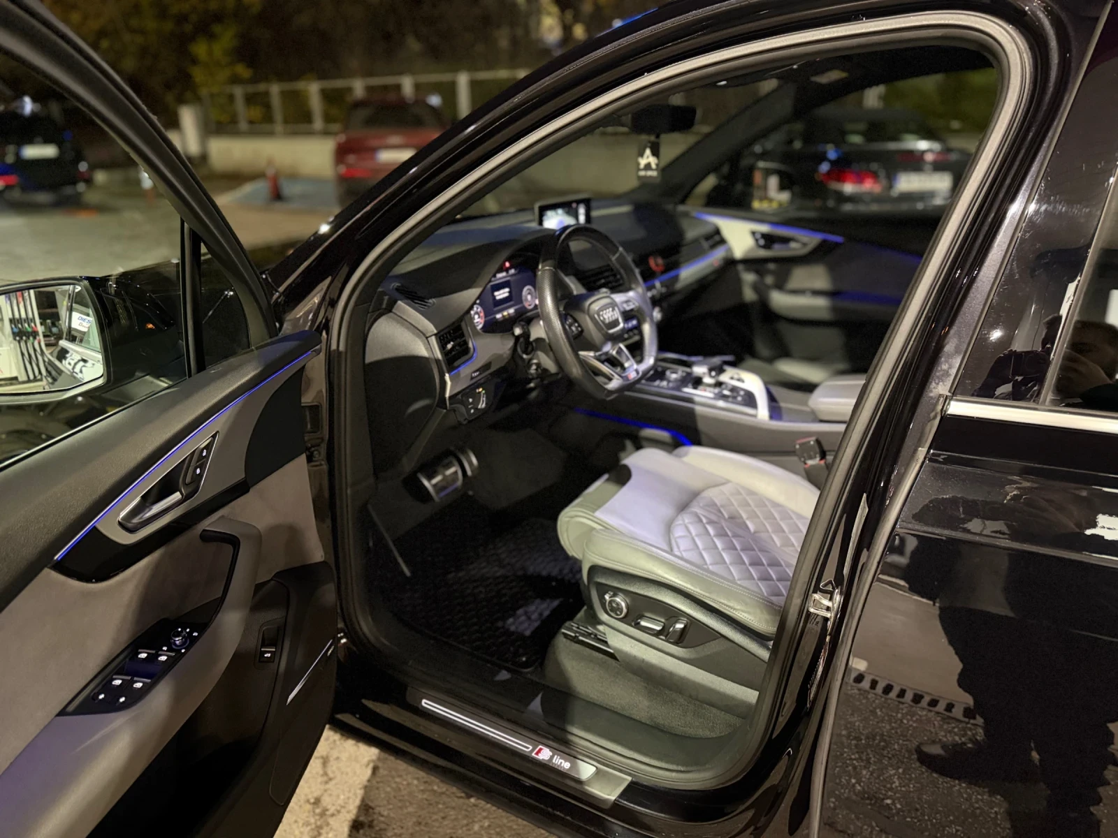 Audi Q7 3.0 TDI TECHNIK SLINE + + + , снимка 10 - Автомобили и джипове - 55081807