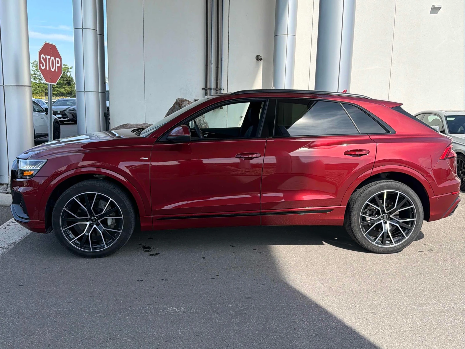 Audi Q8 * Progressiv * CARFAX * ОПЦИЯ ЗА ФИНАНСИРАНЕ , снимка 2 - Автомобили и джипове - 55838759