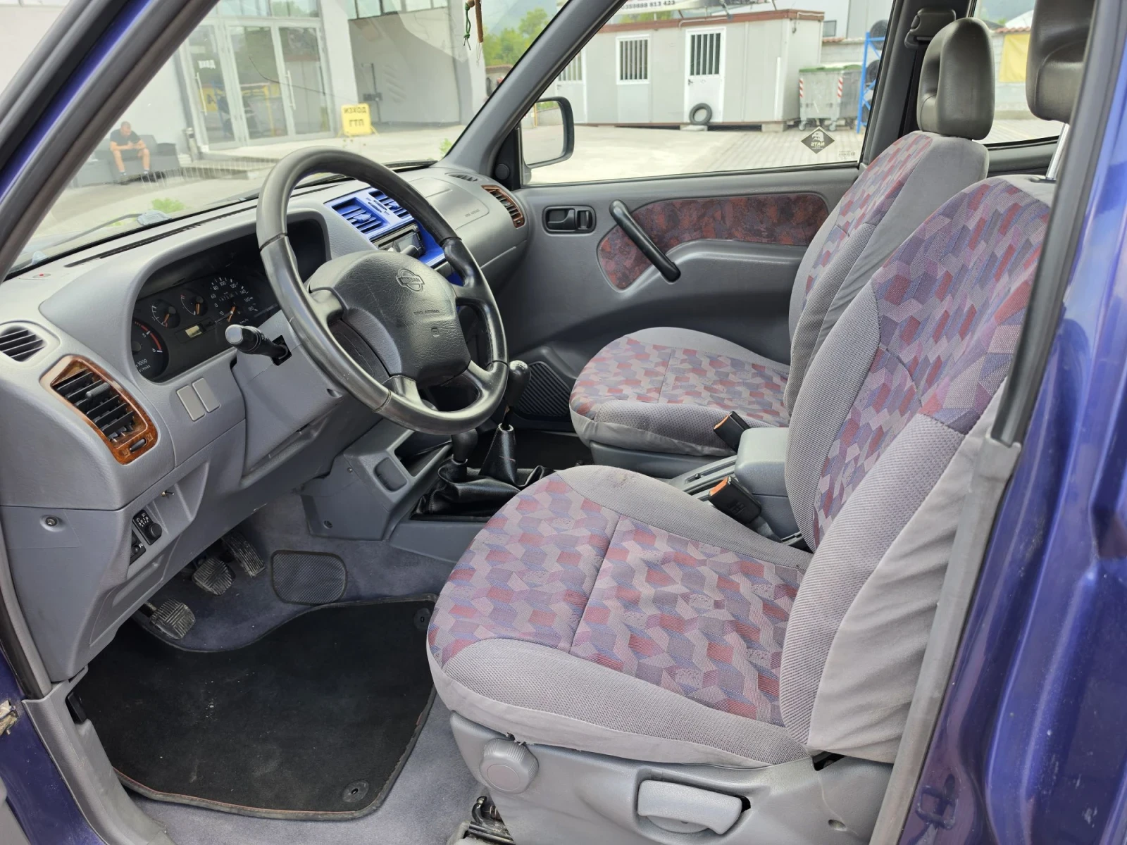 Nissan Terrano 2.7, снимка 11 - Автомобили и джипове - 55900646
