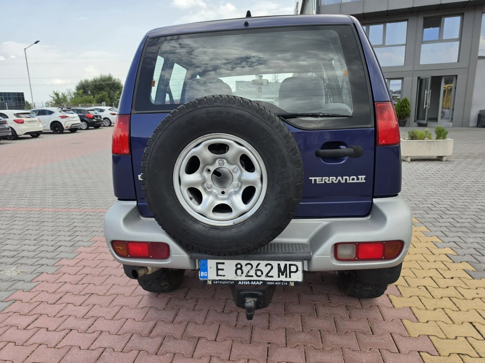 Nissan Terrano 2.7, снимка 4 - Автомобили и джипове - 55900646