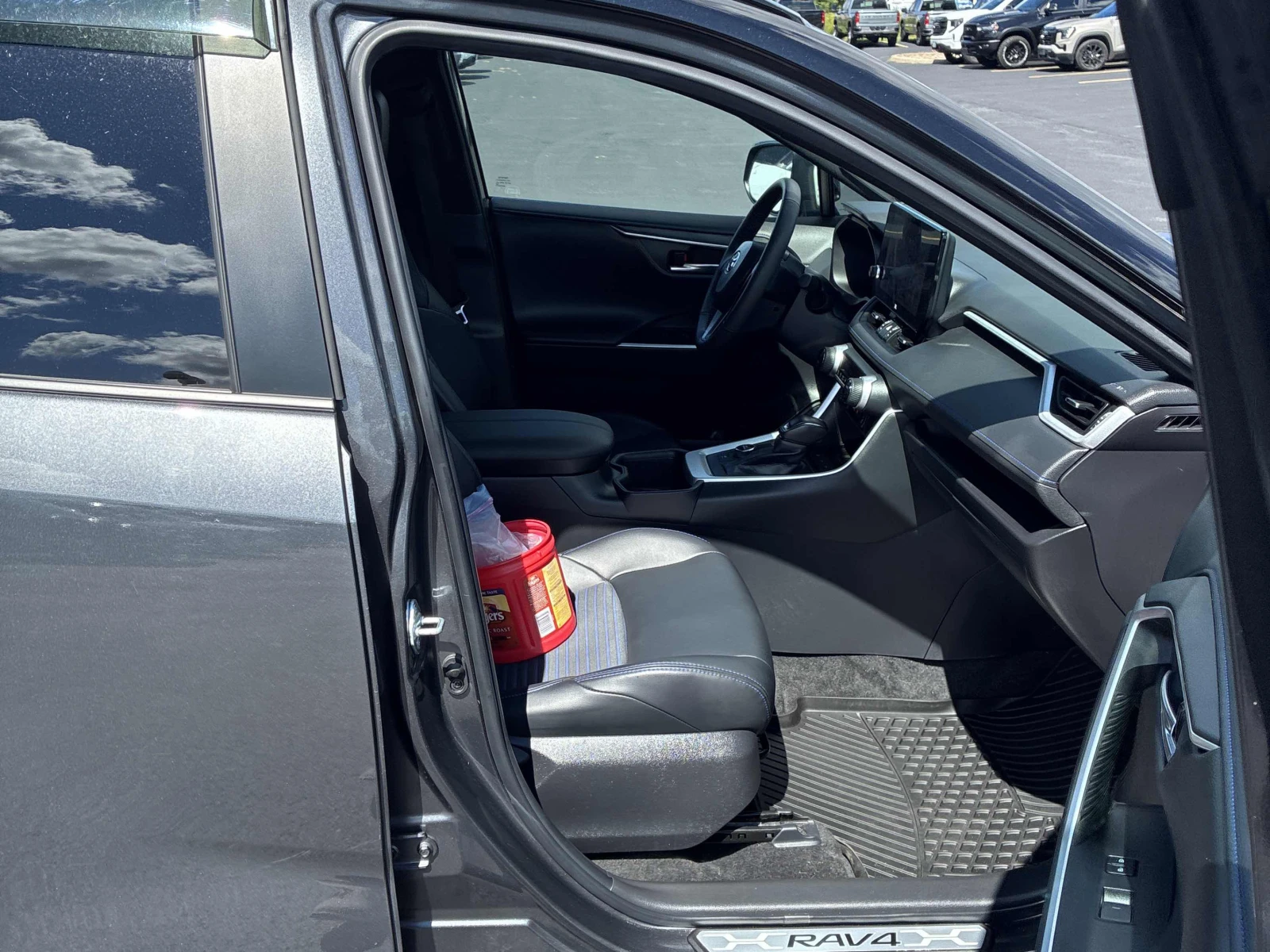 Toyota Rav4 Hybrid XSE, АВТОКРЕДИТ, снимка 10 - Автомобили и джипове - 56023923
