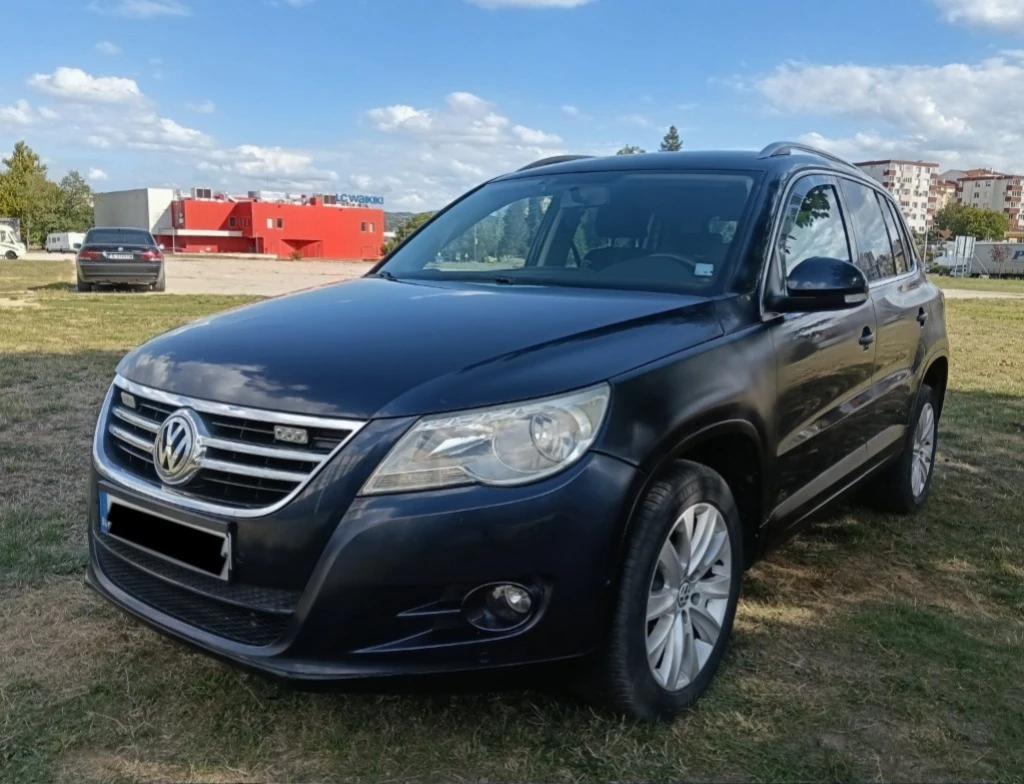 VW Tiguan 4х4_6.скорости_Верига_Навигация_4л./100км. !, снимка 5 - Автомобили и джипове - 56150395