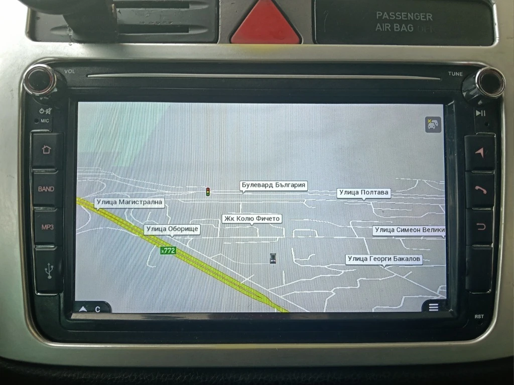 VW Tiguan 4х4_6.скорости_Верига_Навигация_4л./100км. !, снимка 10 - Автомобили и джипове - 56150395