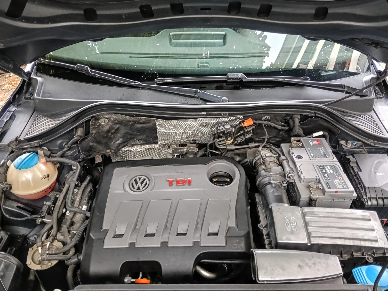 VW Tiguan 4х4_6.скорости_Верига_Навигация_4л./100км. !, снимка 15 - Автомобили и джипове - 56150395