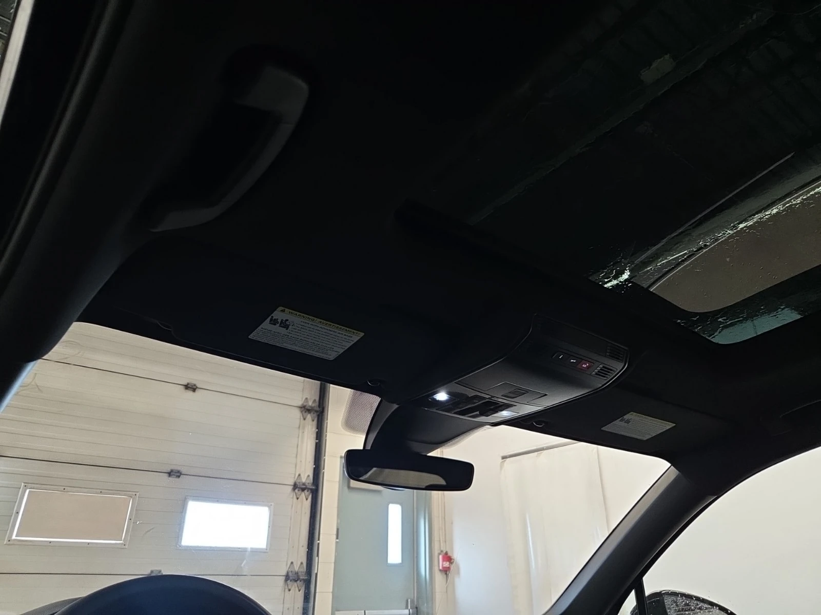 VW Tiguan * HIGHLINE R-LINE * CARFAX * Един собственик * , снимка 12 - Автомобили и джипове - 56160144