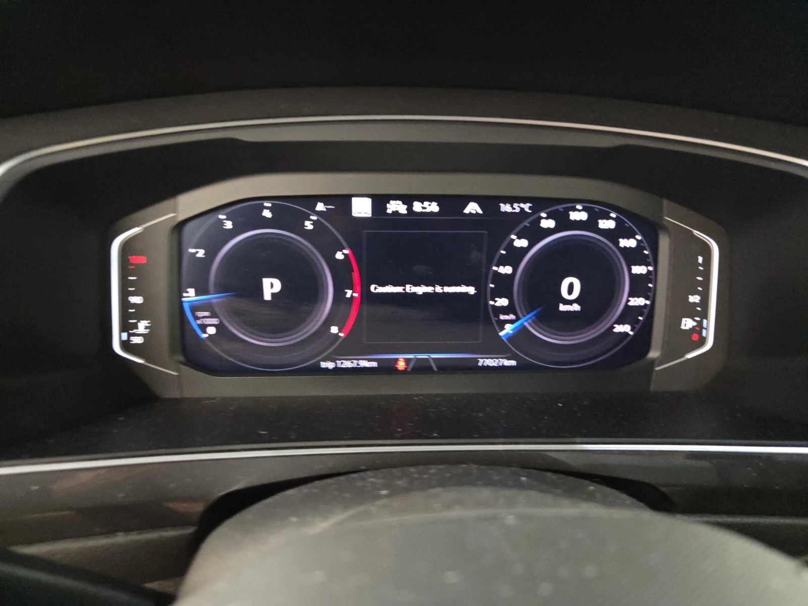 VW Tiguan * HIGHLINE R-LINE * CARFAX * Един собственик * , снимка 7 - Автомобили и джипове - 56160144