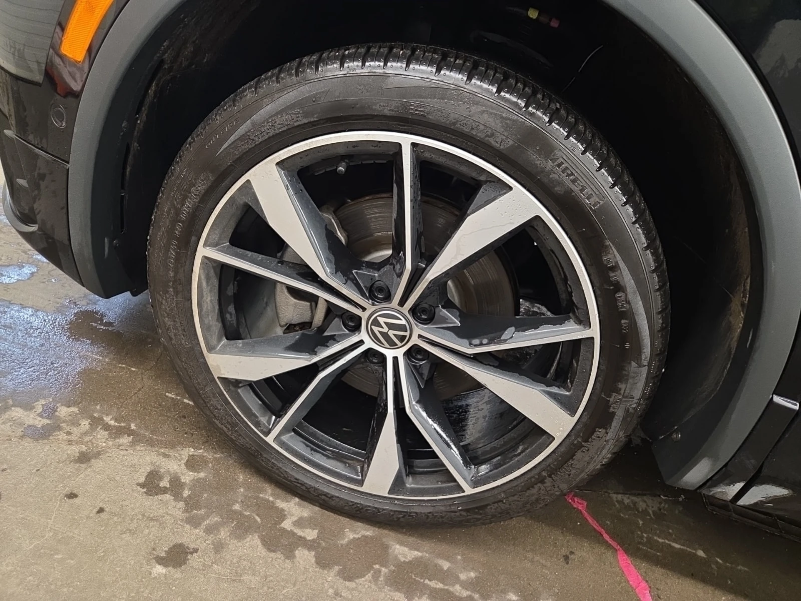 VW Tiguan * HIGHLINE R-LINE * CARFAX * Един собственик * , снимка 16 - Автомобили и джипове - 56160144