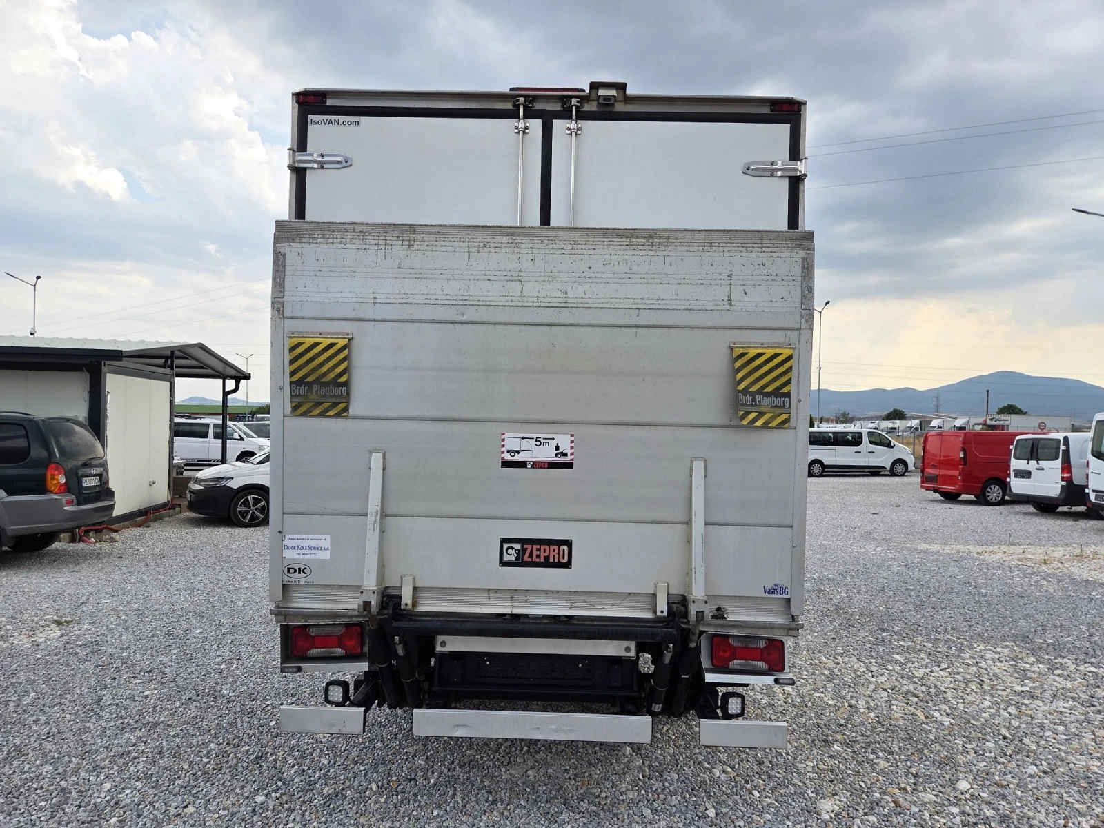 Iveco Daily 35s16, Хладилен, Падащ борд, Навигация, Автомат, Л - изображение 4