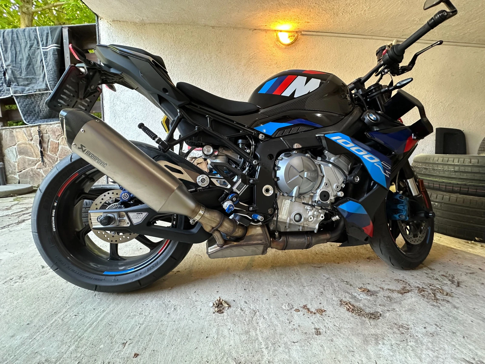 BMW M 1000 R Full Carbon Competition Package - изображение 4