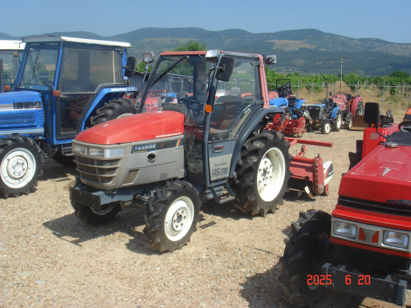 Трактор Kubota СКАЙТРАК, снимка 1