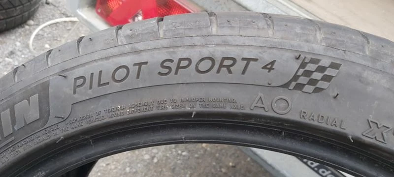 Гуми Летни 245/40R18, снимка 8 - Гуми и джанти - 33068109