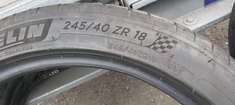 Гуми Летни 245/40R18, снимка 7 - Гуми и джанти - 33068109