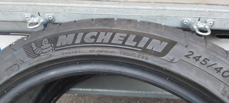 Гуми Летни 245/40R18, снимка 5 - Гуми и джанти - 33068109