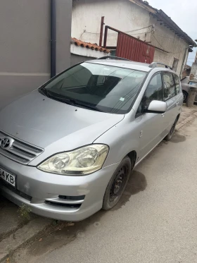  Toyota Avensis verso